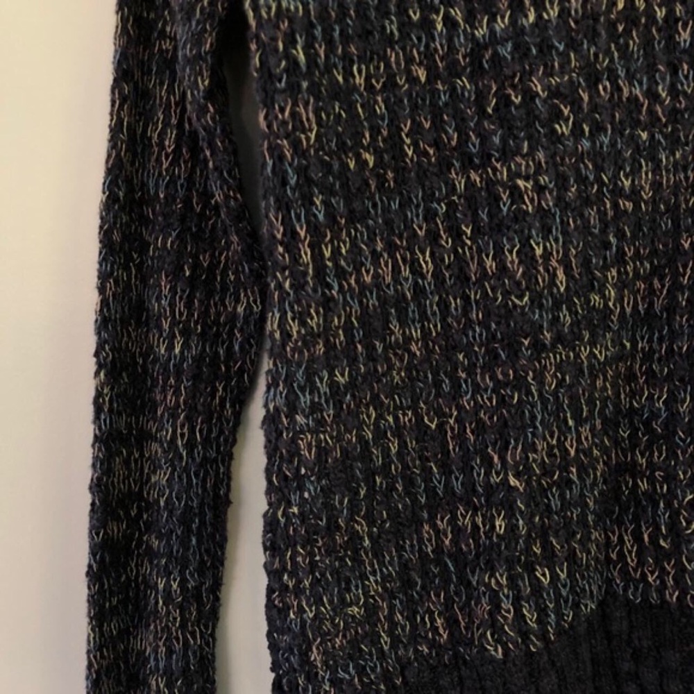 sweater - Picture 4 of 5